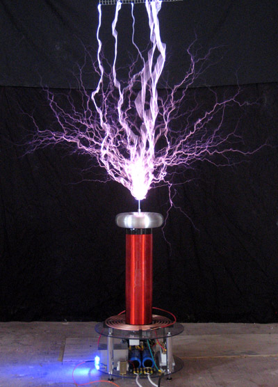 I made a MUSICAL TESLA COIL ! (EN subs available) 